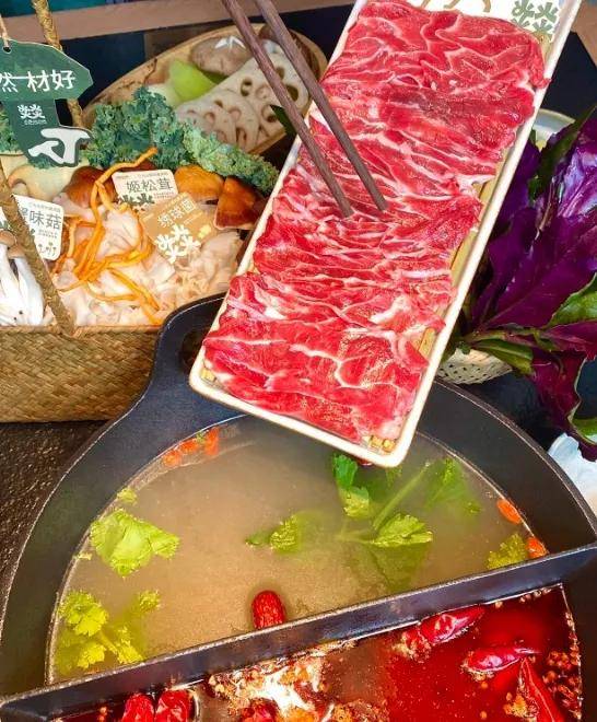 征服海外成为美食界的“国际巨星”？麻将胡了舌尖上的外交：成都火锅如何