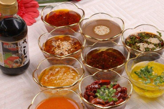 种蘸料的调法不要再傻傻的只放芝麻酱了！PG麻将胡了2模拟器火锅店老板教你5(图2)