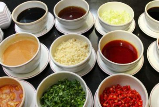 种蘸料的调法不要再傻傻的只放芝麻酱了！PG麻将胡了2模拟器火锅店老板教你5(图4)